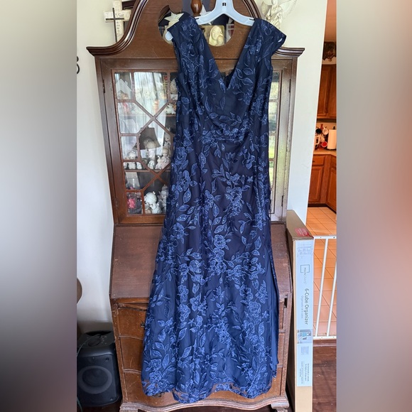 Oleg Cassini Navy Lace Maxi Dress - Picture 2 of 6